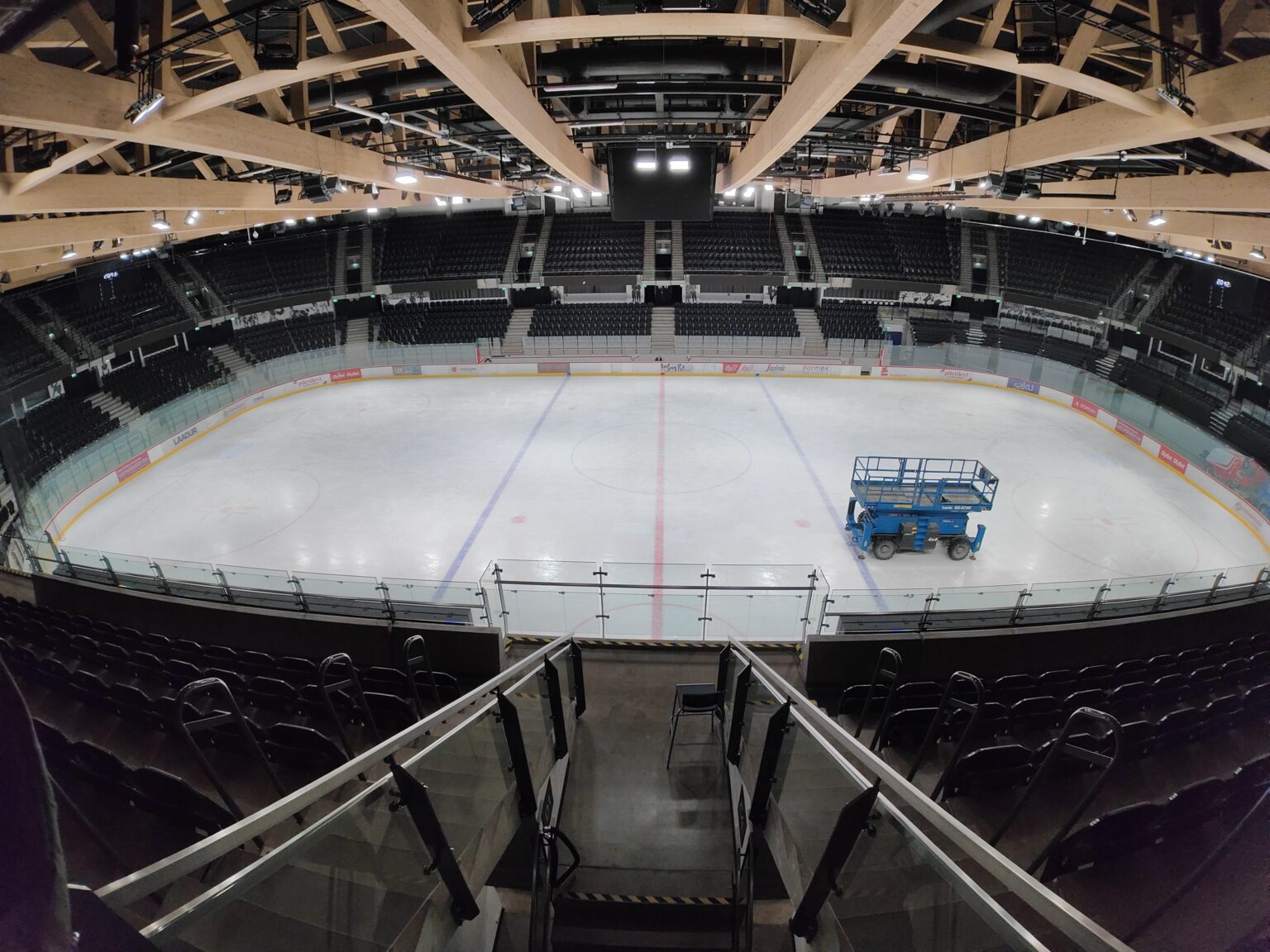 Tondiraba jäähalli, Tallinna — pääareenan valaistus